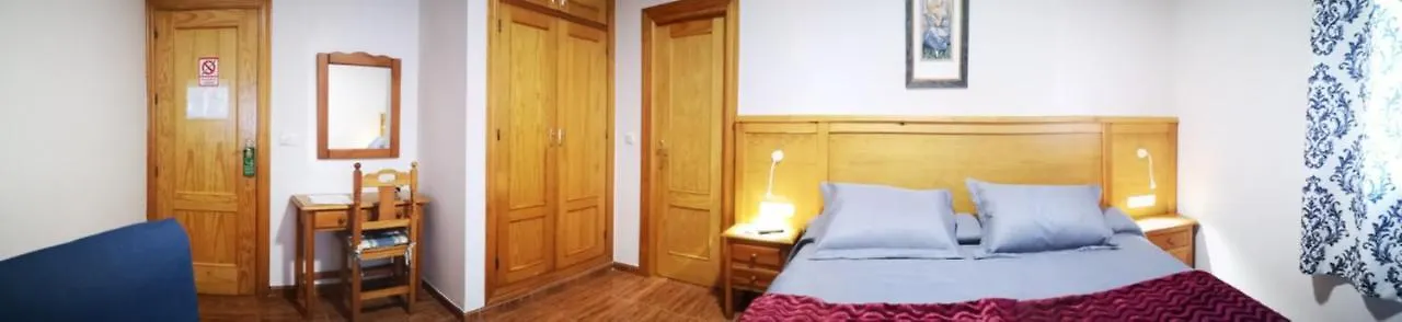 Hostal Los Hermanos Baza 0*,